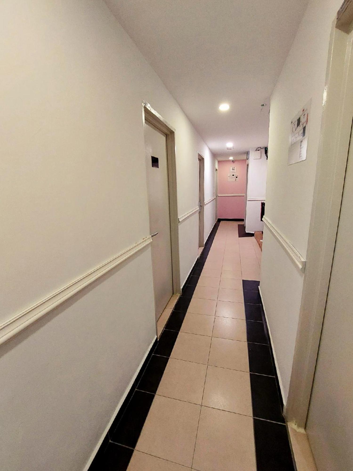 Good2Stay Budget Hotel L Lift L Coway Water L Wifi6 L Laundromat 말라카 외부 사진
