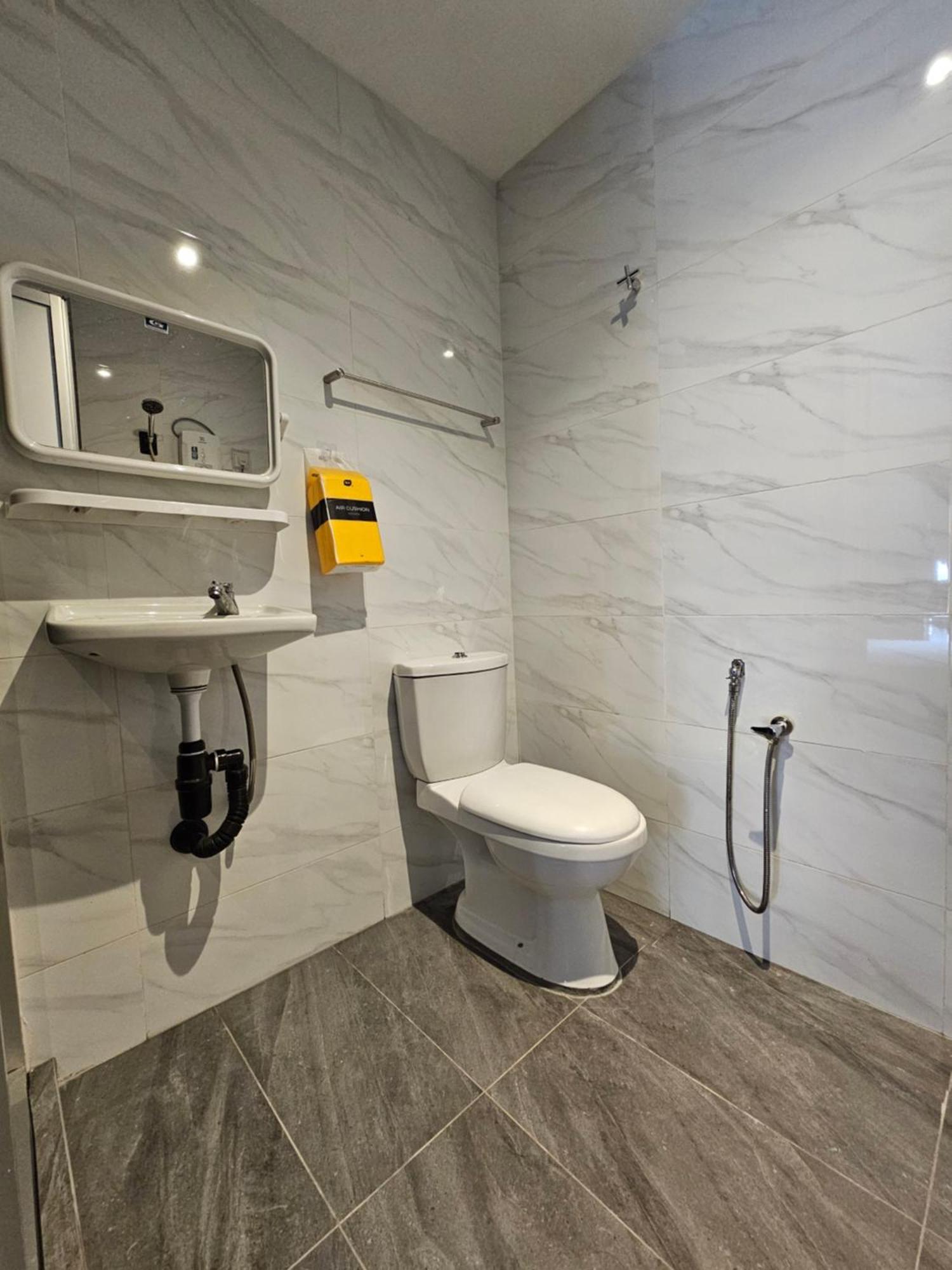 Good2Stay Budget Hotel L Lift L Coway Water L Wifi6 L Laundromat 말라카 객실 사진